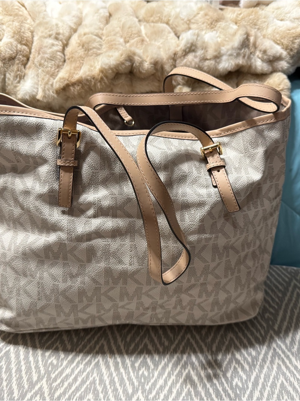 Michael Kors White Logo Tote with Tan Trim and Gold Hardware Accent - Picture 3 of 4